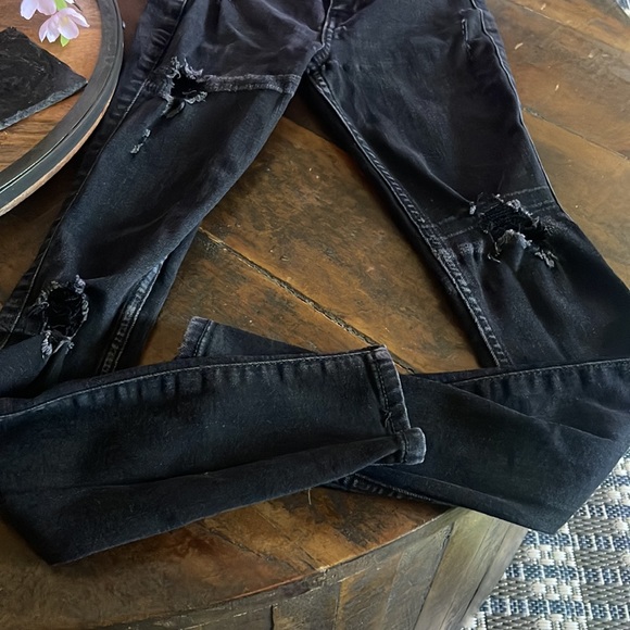 Gently used girls Black Hollister Jeans - Picture 6 of 11